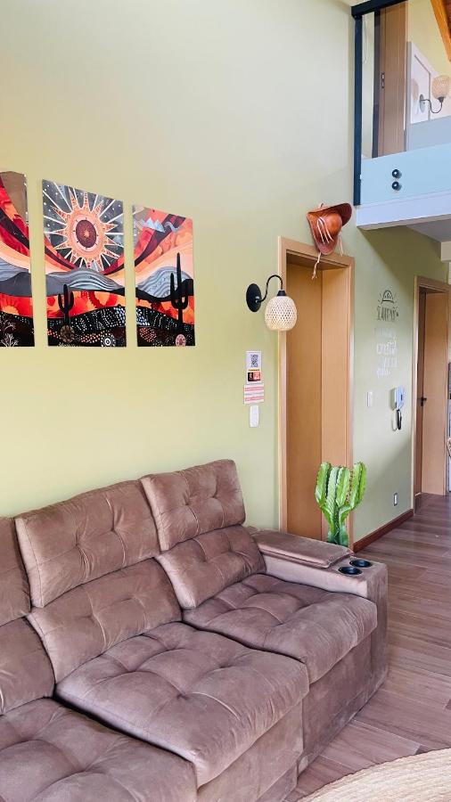 One-Bedroom Apartment with Lake View