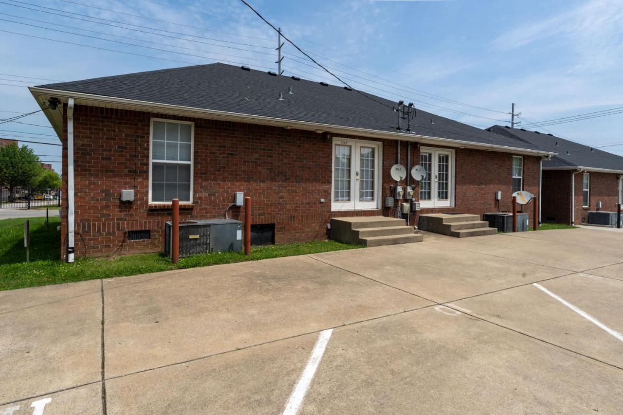 Delightful Duplex - Steps Away from TSU - B&B Nashville
