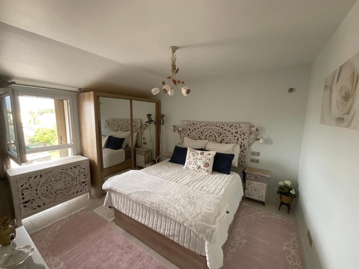 1BRwith terrace near beach - Bed and Breakfast Fréjus