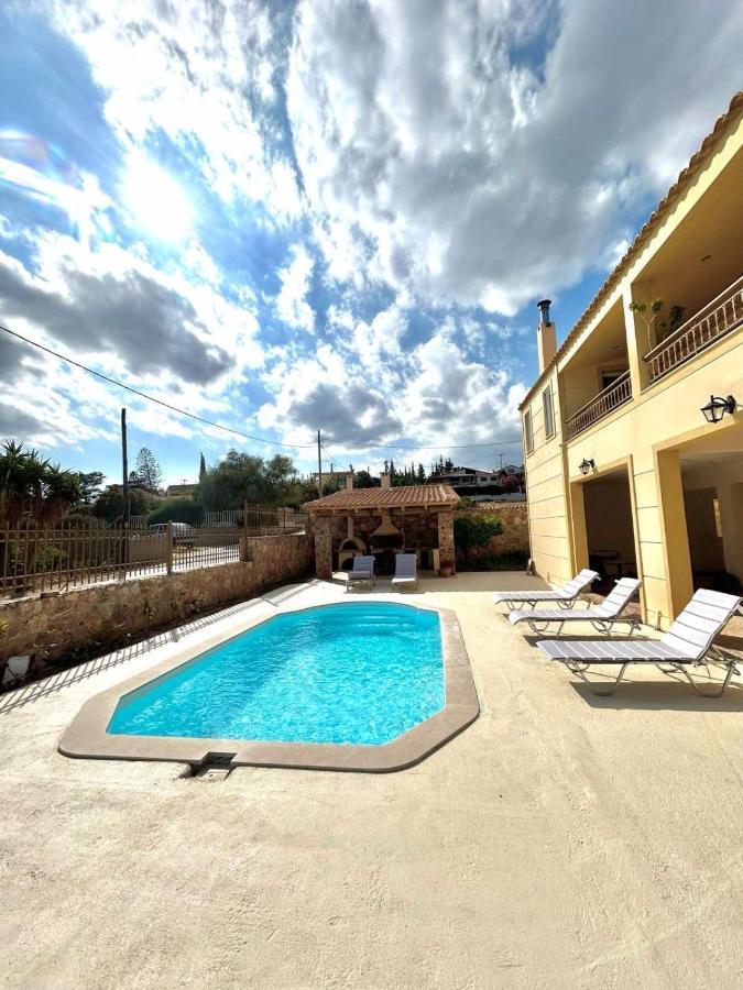 Anavissos Beachhouse with private pool and Bbq - B&B