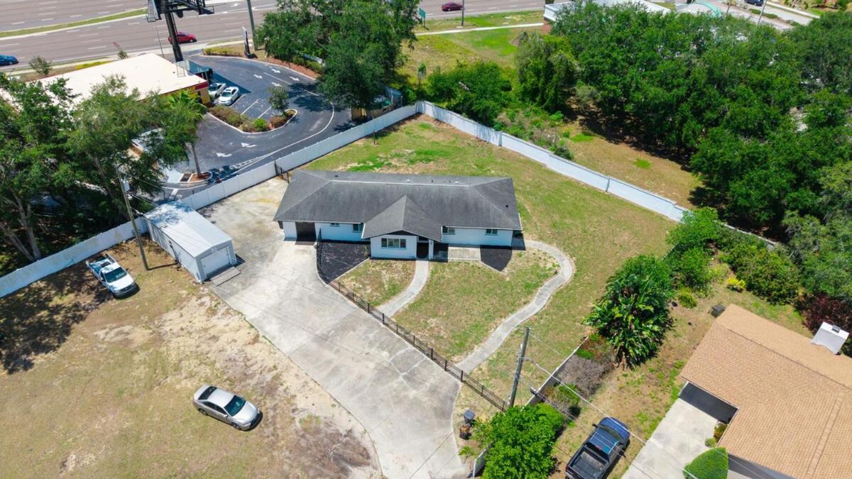Spacious & Comfortable - 4 BR - Large Land - B&B