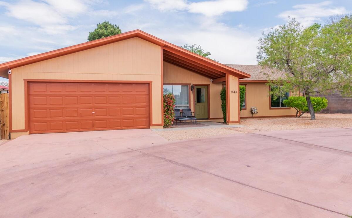 Newly Remodeled Family Friendly Home - B&B