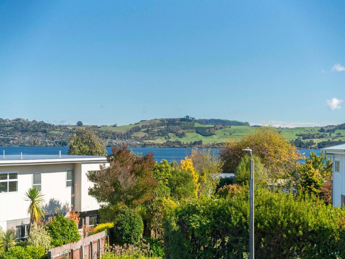Serenity Cottage - Taupo Holiday Home - B&B Taupo