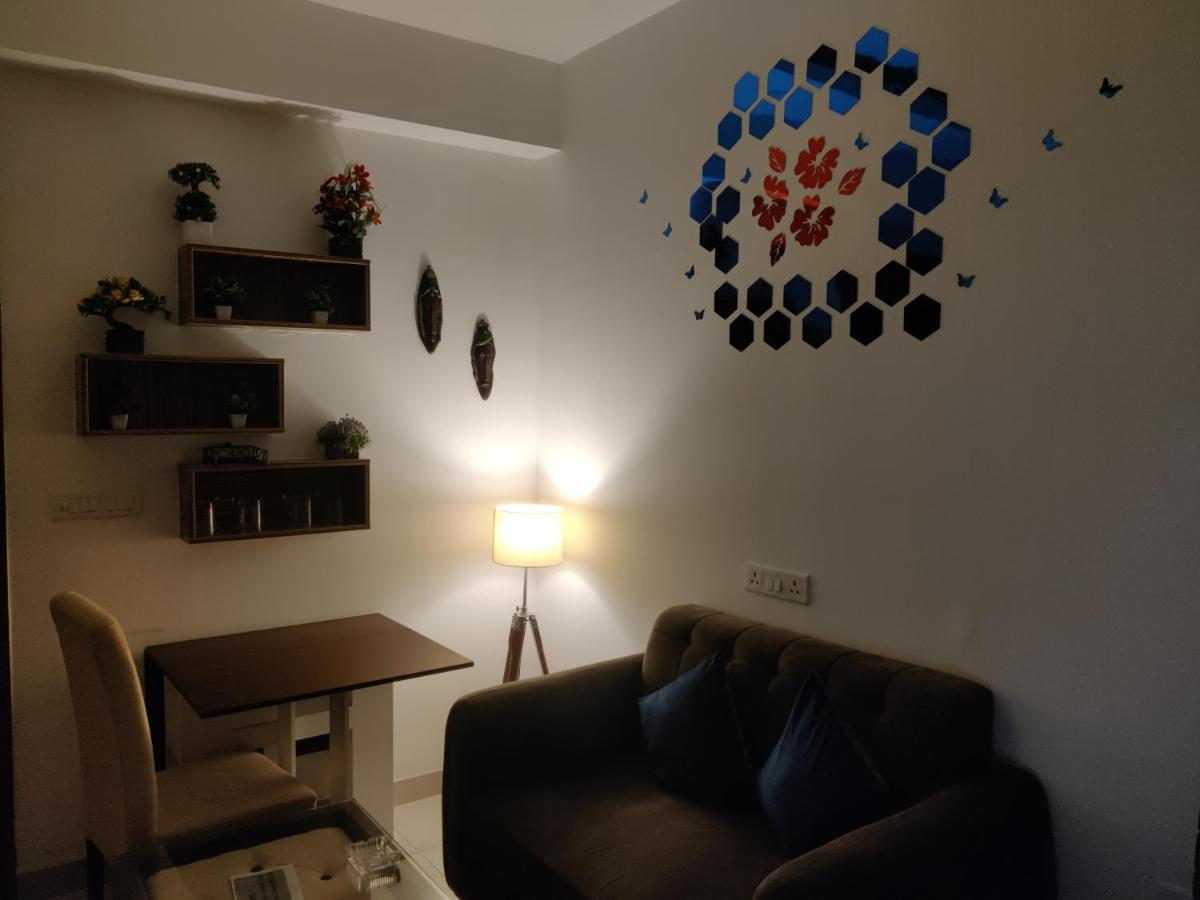 Gen Z# Couple Friendly Relax & Comfy Condo - B&B Noida