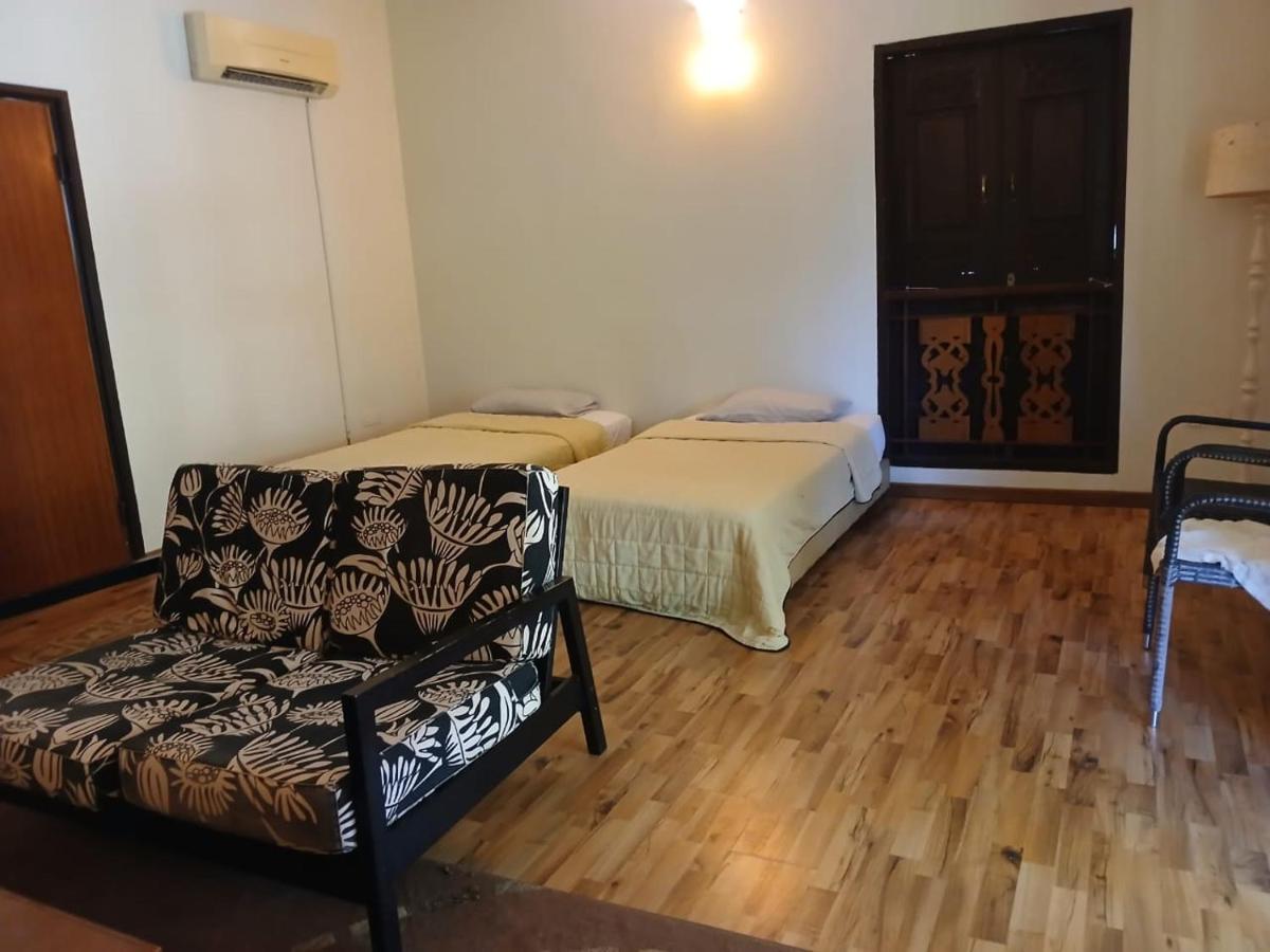 Zweibettzimmer mit Balkon