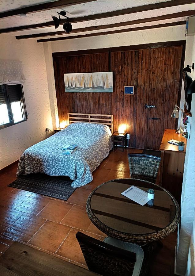 Cortijo Petra - Bed and Breakfast Villanueva del Rosario