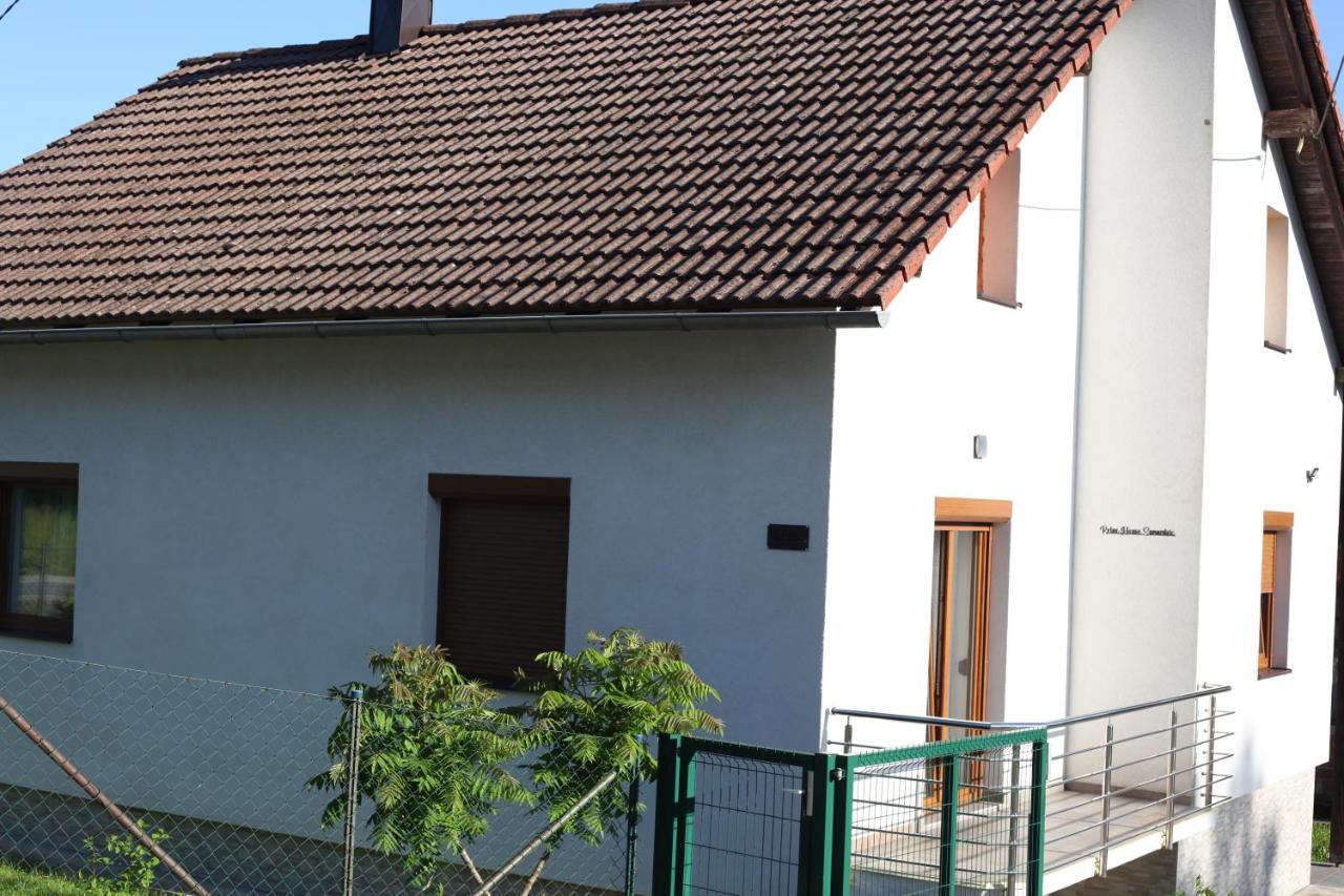Relax House Samardzic - Bed and Breakfast Ličko Petrovo Selo