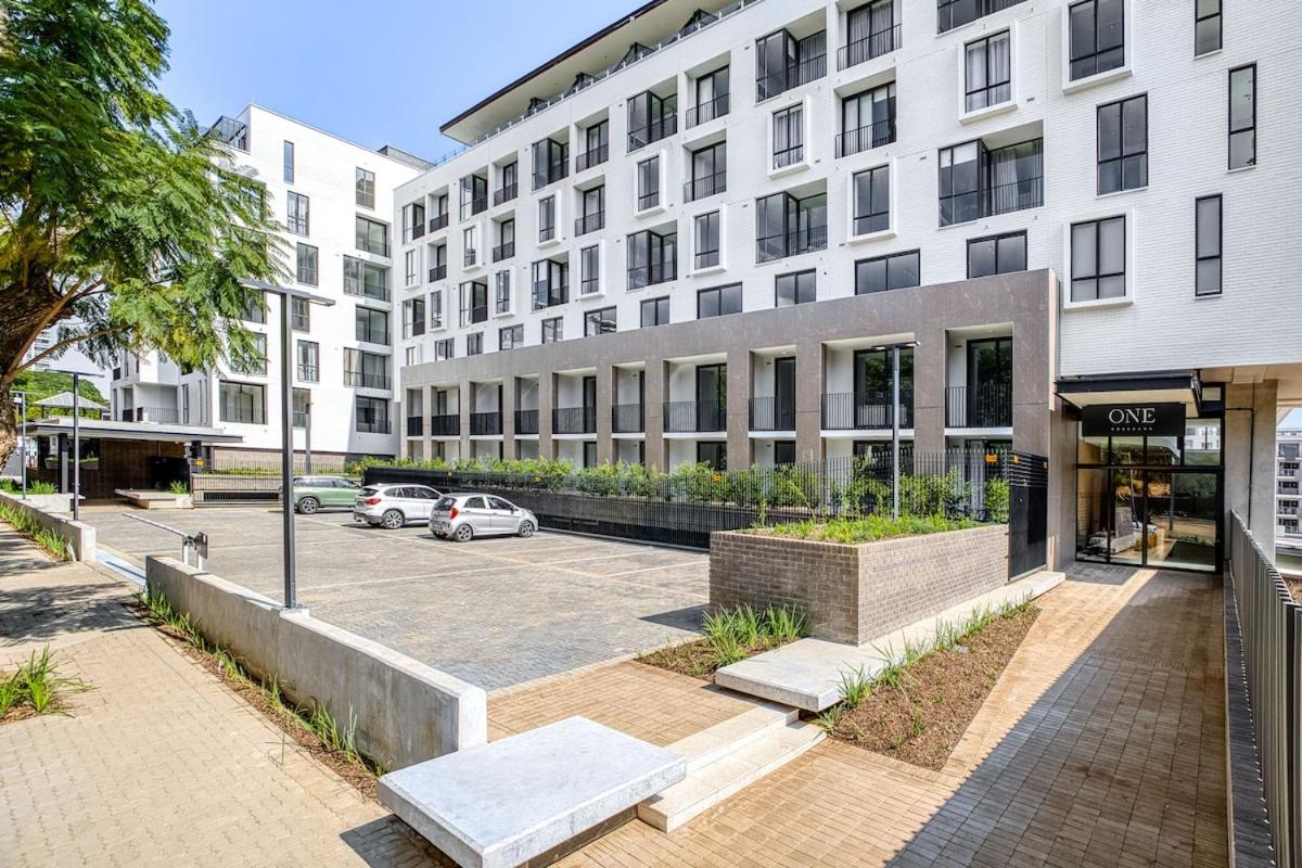 Luxury Apartment at One Rosebank - B&B