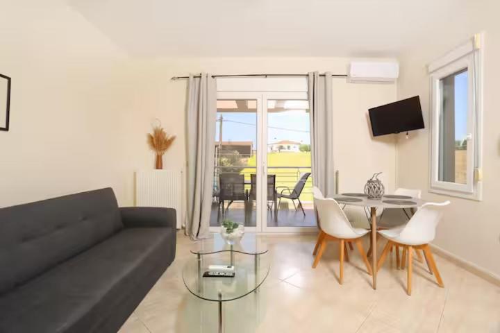 Modern Studio in the Heart of Kassandra - B&B