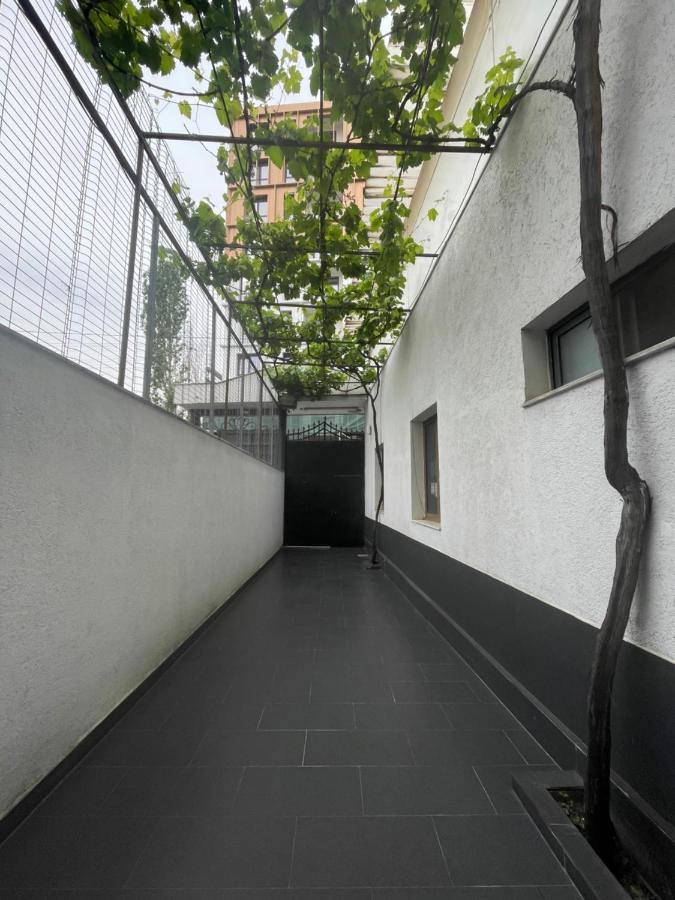 Tirana Grand Nest with 2 Balconies - Ferienwohnung Tirana