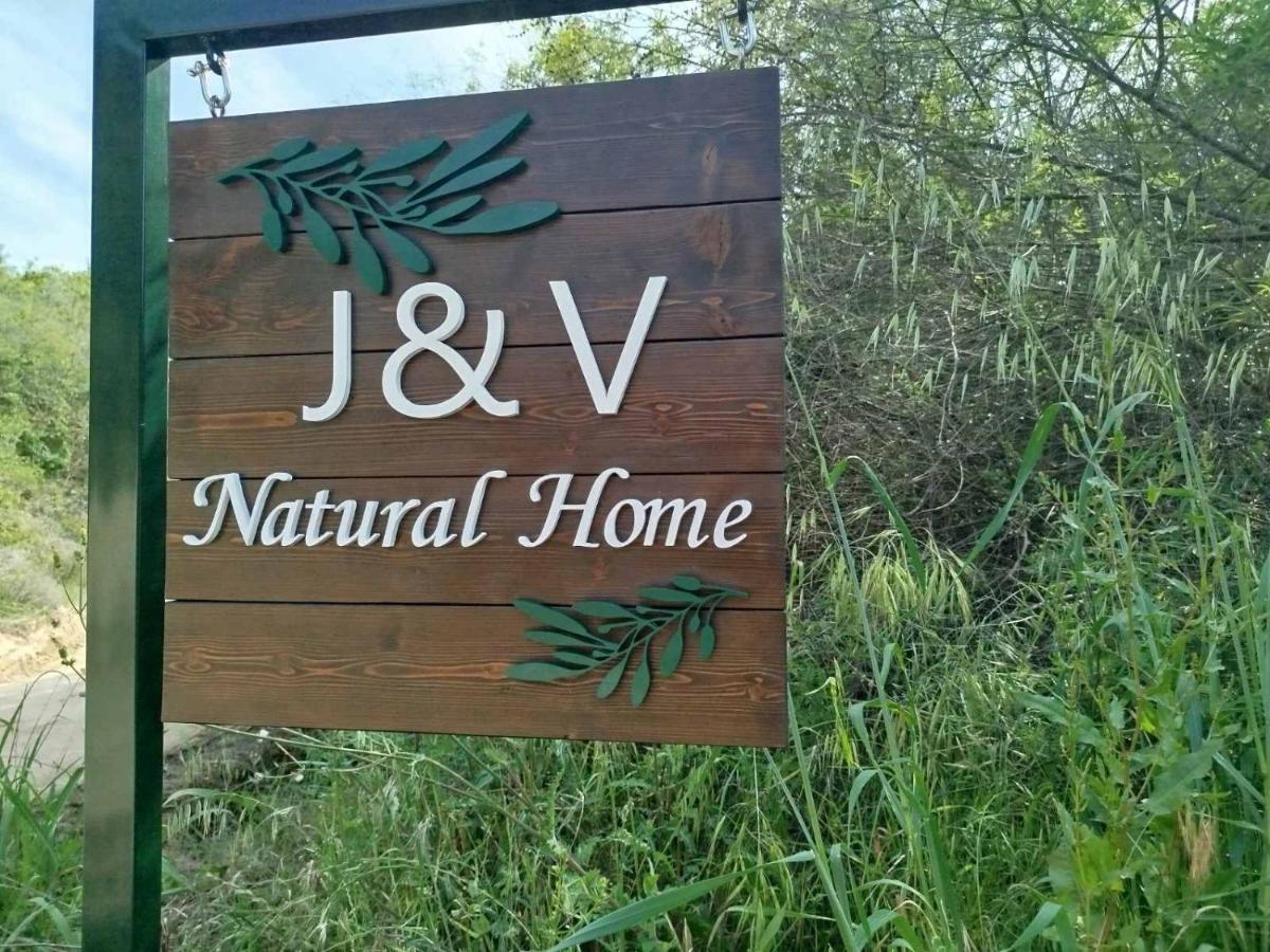 J & V Natural Home - B&B