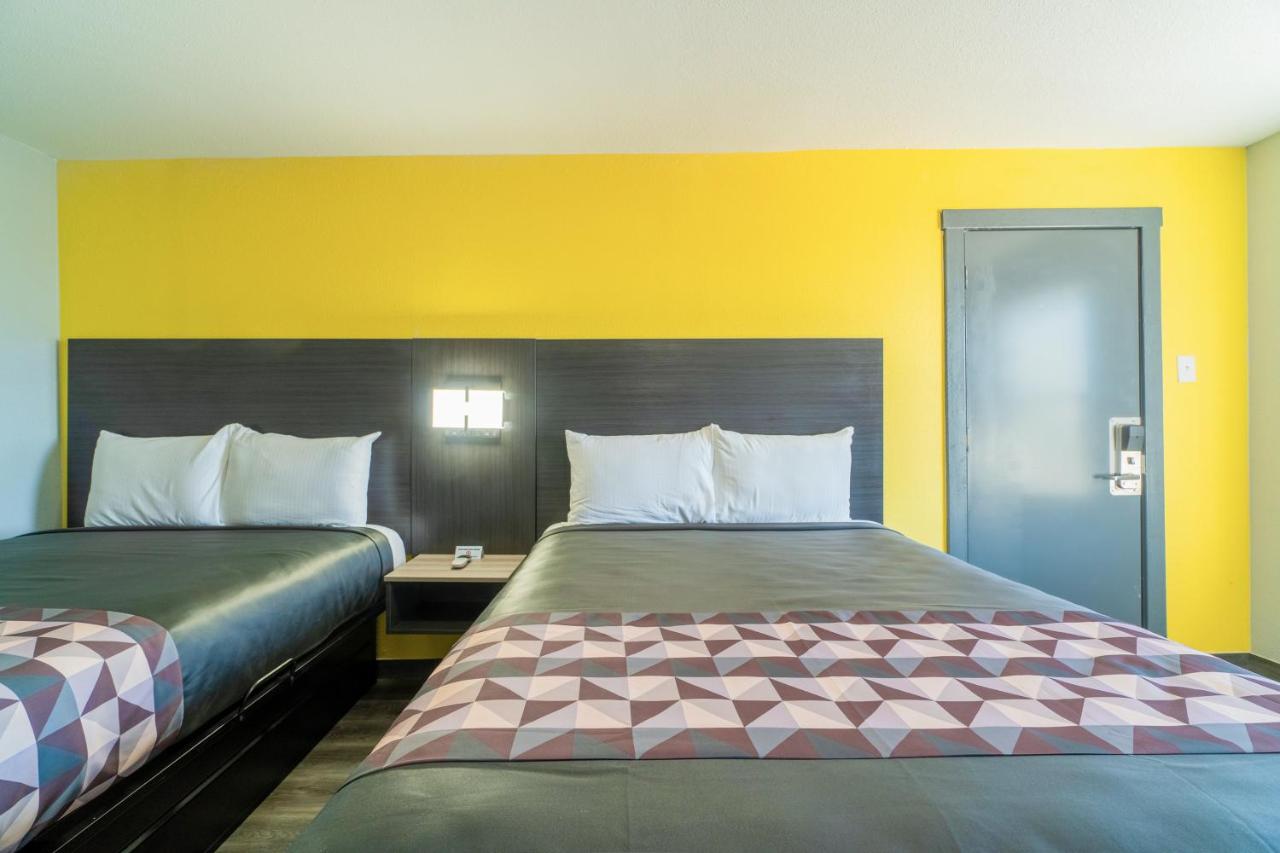Kamer met 2 Queensize Bedden