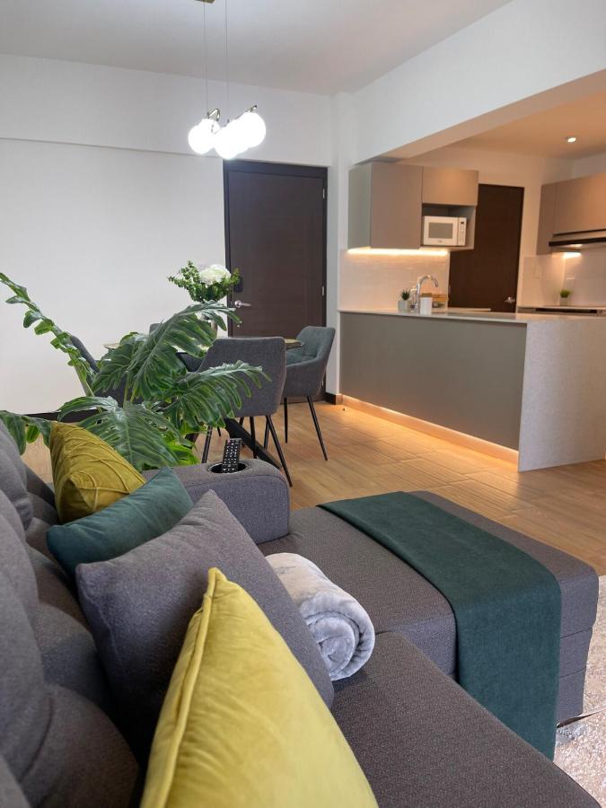 Beautiful high-rise apartment - B&B