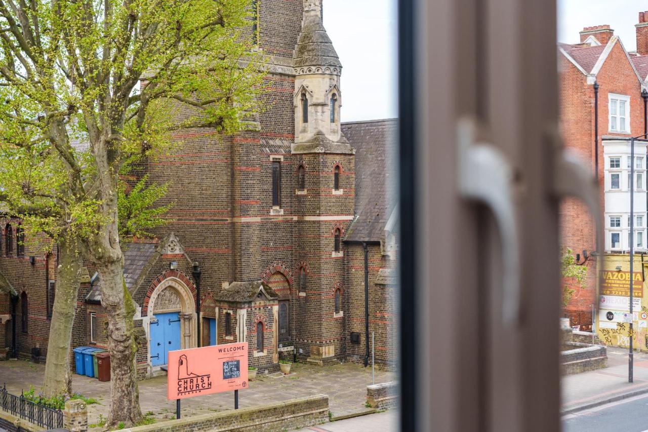 Bright & Contemporary Peckham Stay - B&B London