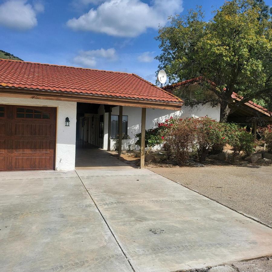 citrus cove 1 - Bed and Breakfast Reedley
