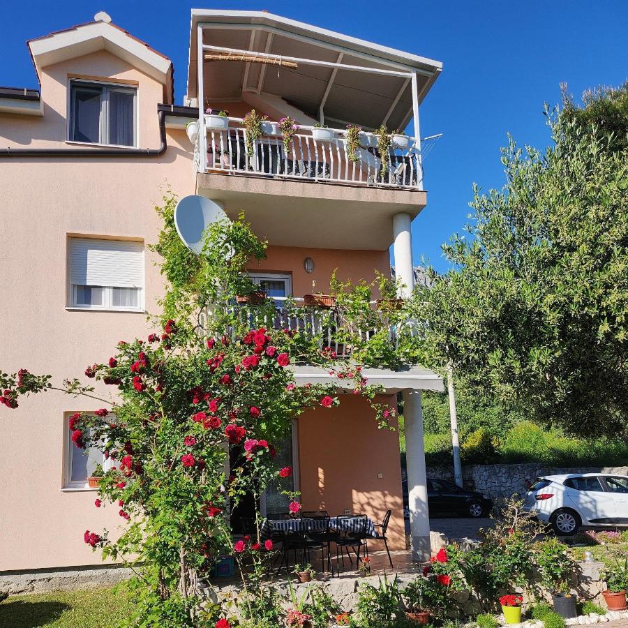 Apartments with parking space Kastel Stari, Kastela - 24406 - B&B