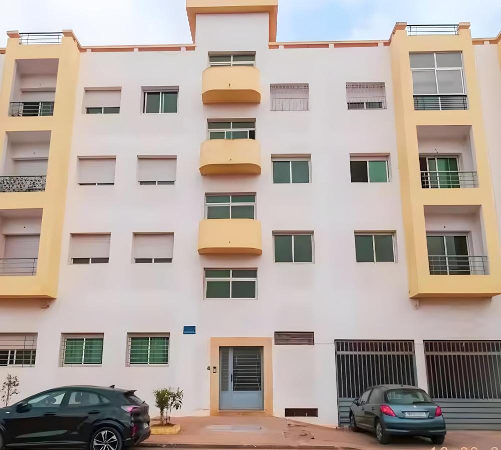 Rabat-Salé Big Apartment with parking near Airport - Chambres d’hôtes