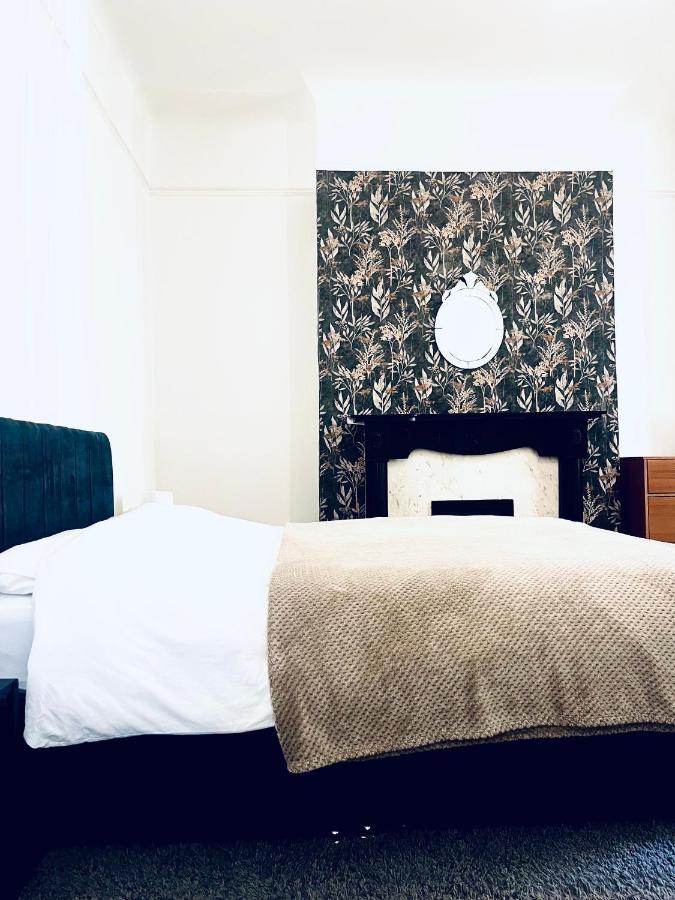 Room near Anfield - Great Value Stay