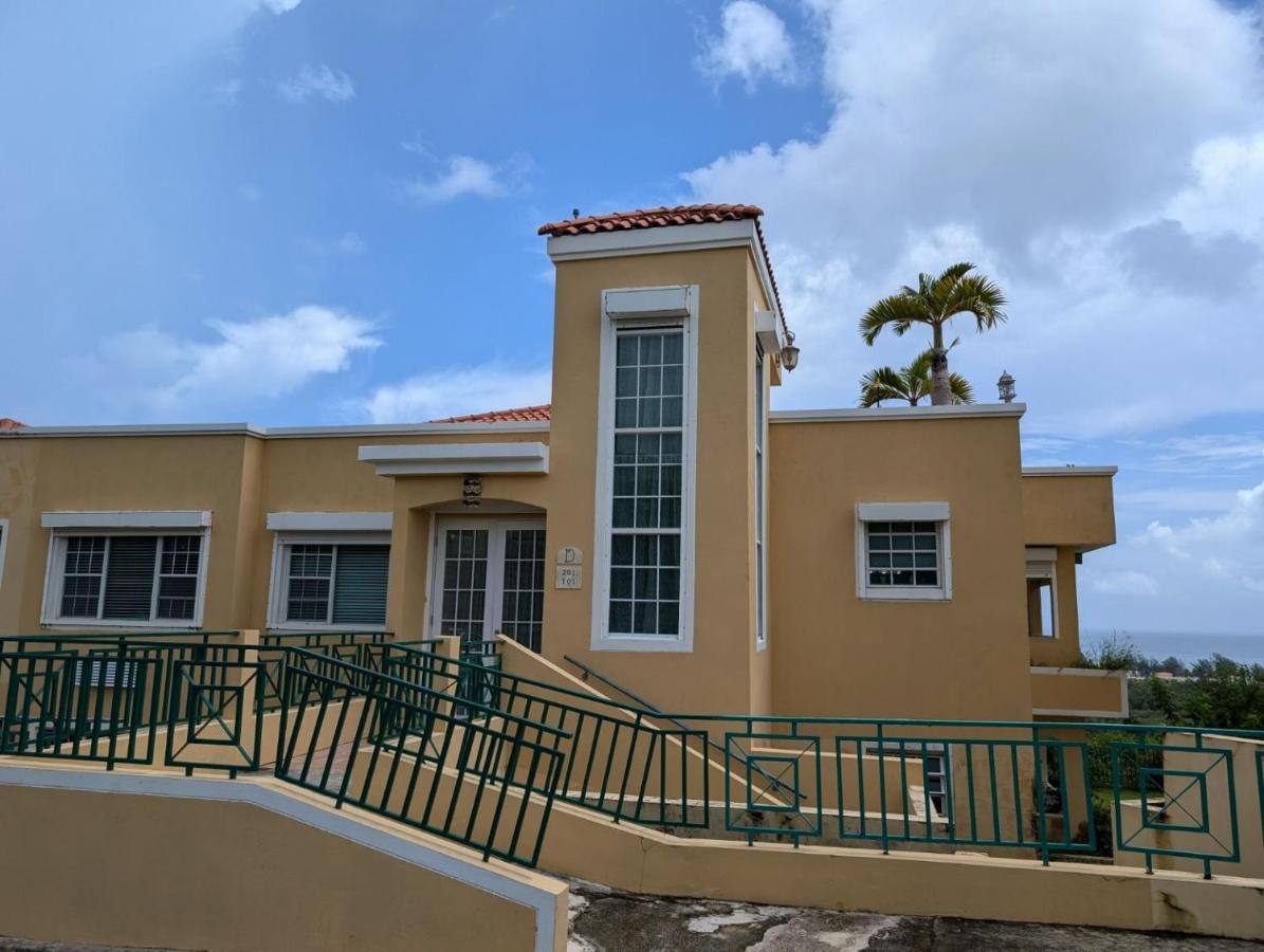 Stunning Ocean View Rooftop Villa - B&B