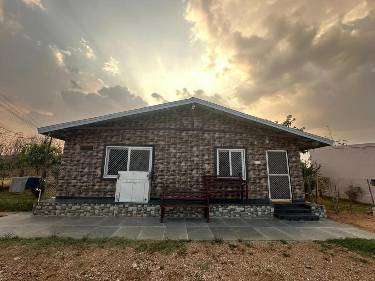 GuestOwnFarm - B&B Vemalwāda