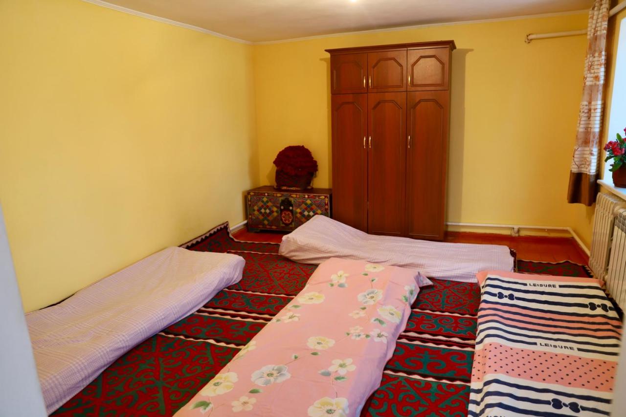Guest House Kyzyl Dobo - Ferienwohnung Kyzyltyube