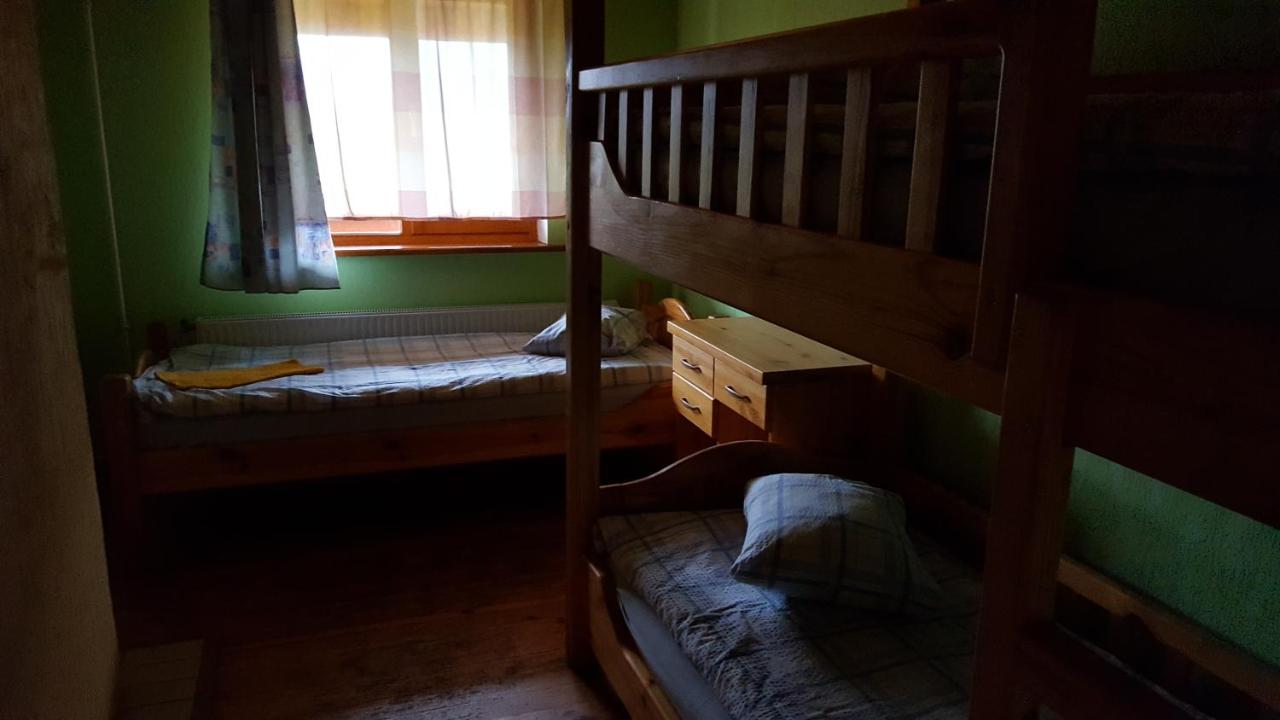 Habitación Triple Económica con baño compartido