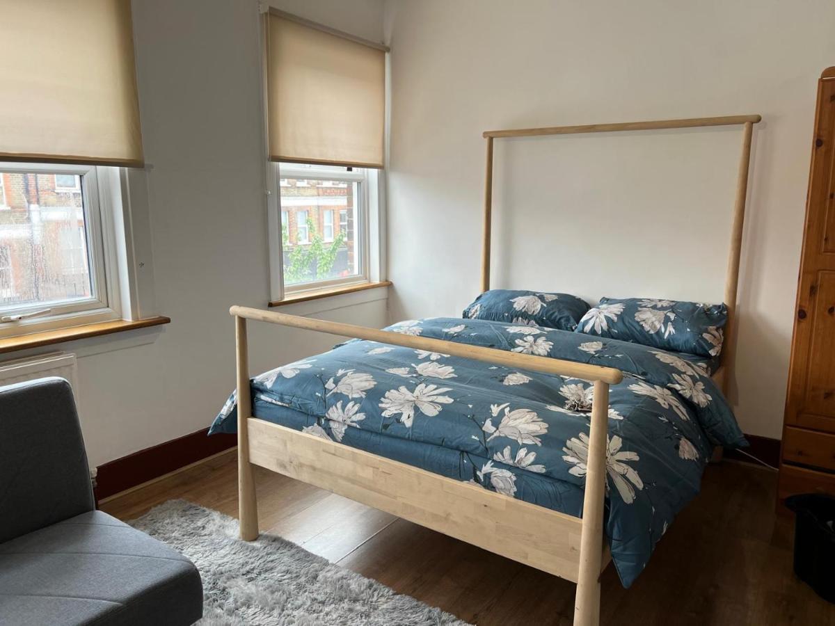 Honor Oak Park Homestay - B&B London