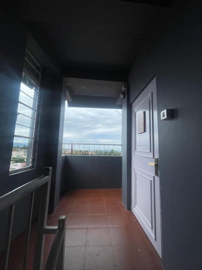 Iris Service Apartment, Shillong - B&B