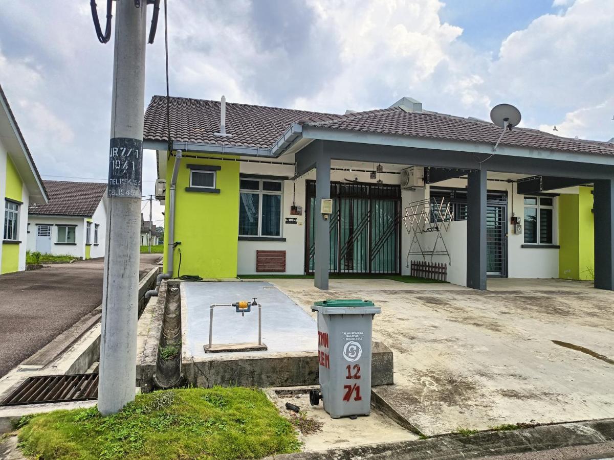 MAM Guesthouse Kota Tinggi - B&B
