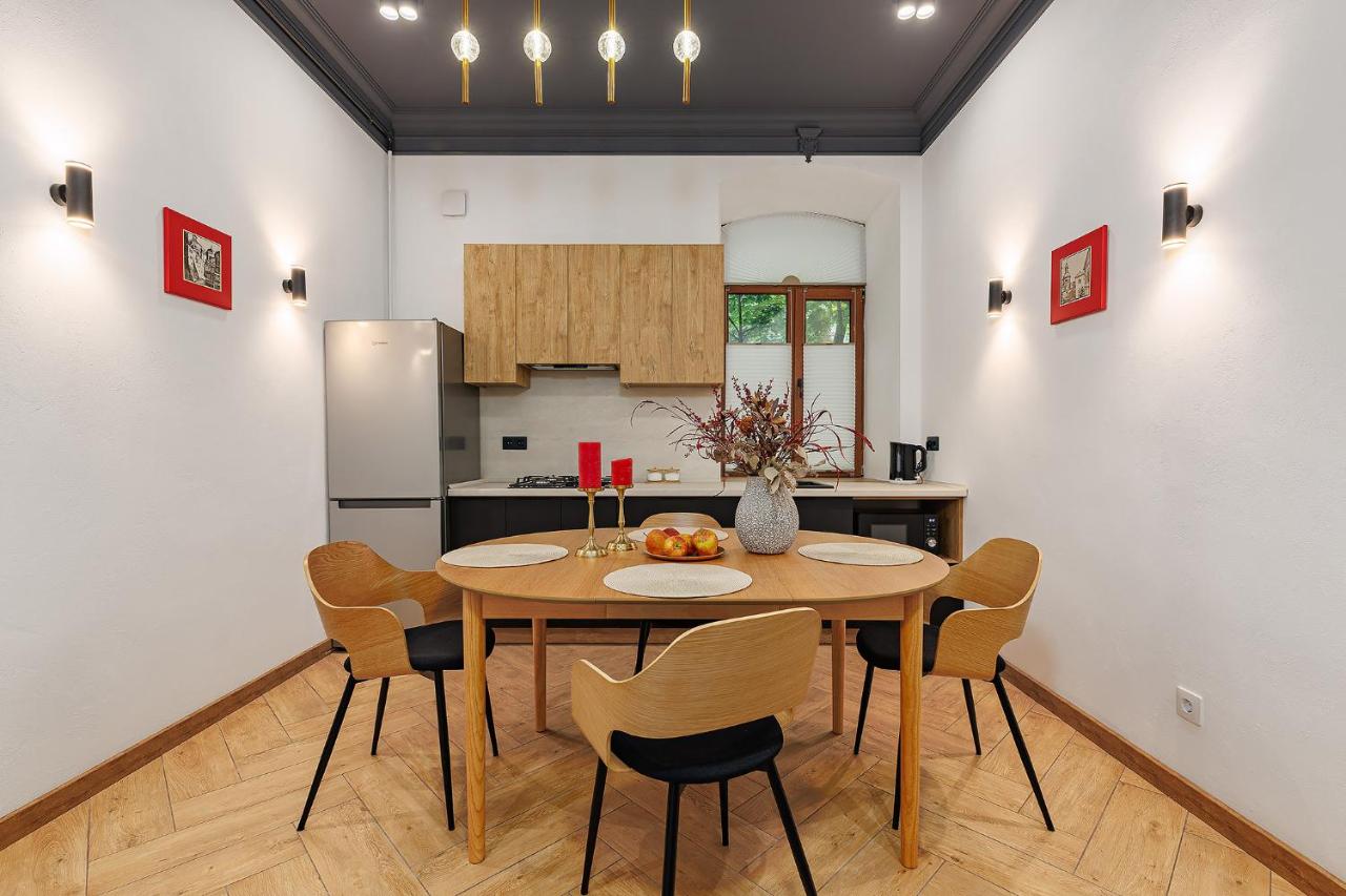 Grand Apartment - Chambres d’hôtes Lviv