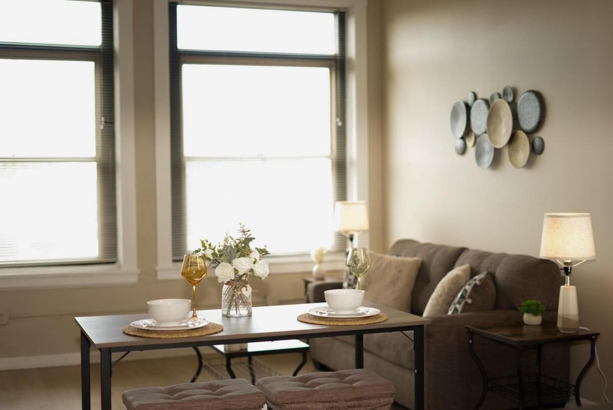 Delightful Downtown Free parking - Bed and Breakfast Cleveland