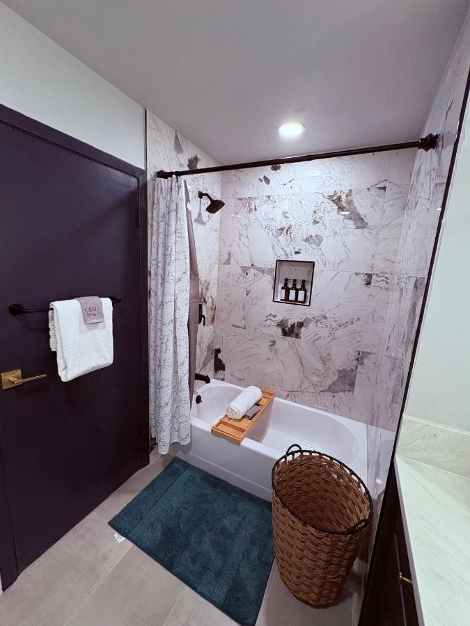 Downtown-Pool,Firepit,Trees, WFH-No gate fee like PML - B&B Groveland