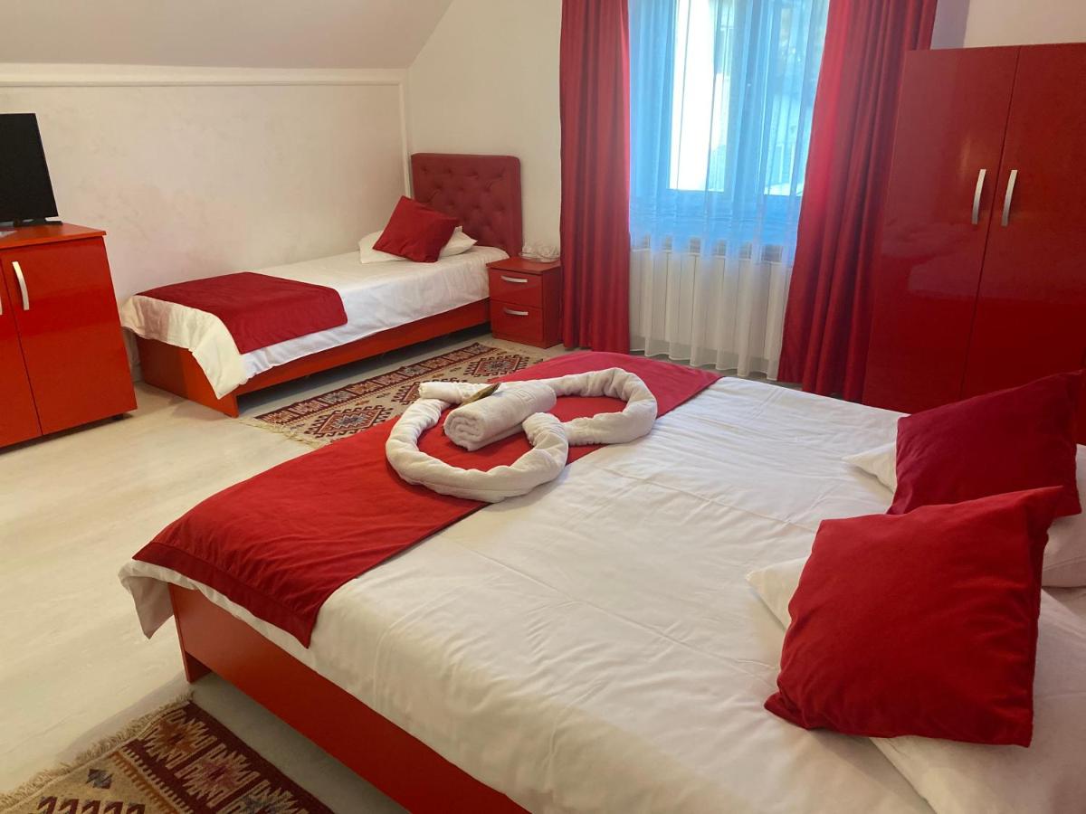 Dreibettzimmer mit Bad