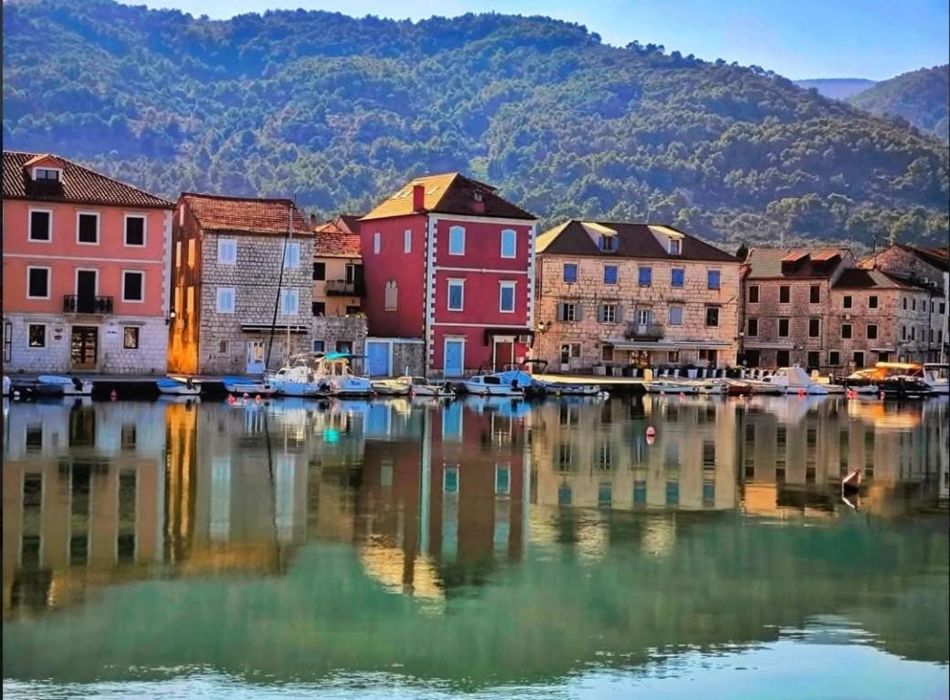 Stone house Zora - Bed and Breakfast Stari Grad