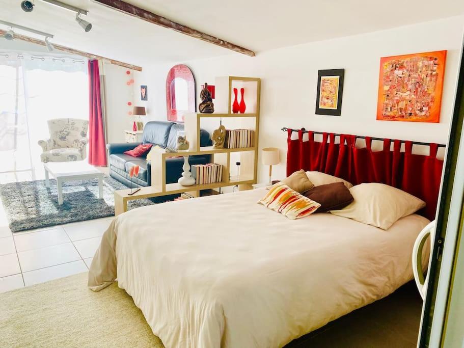 Villeneuve Ravissante suite à 10mn de Forcalquier - B&B