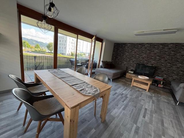 Apartment mit 2 Schlafzimmern und Balkon