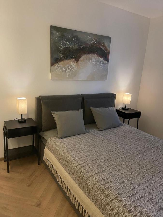 Relax in a Historic Oasis Retreat - Ferienwohnung Riga
