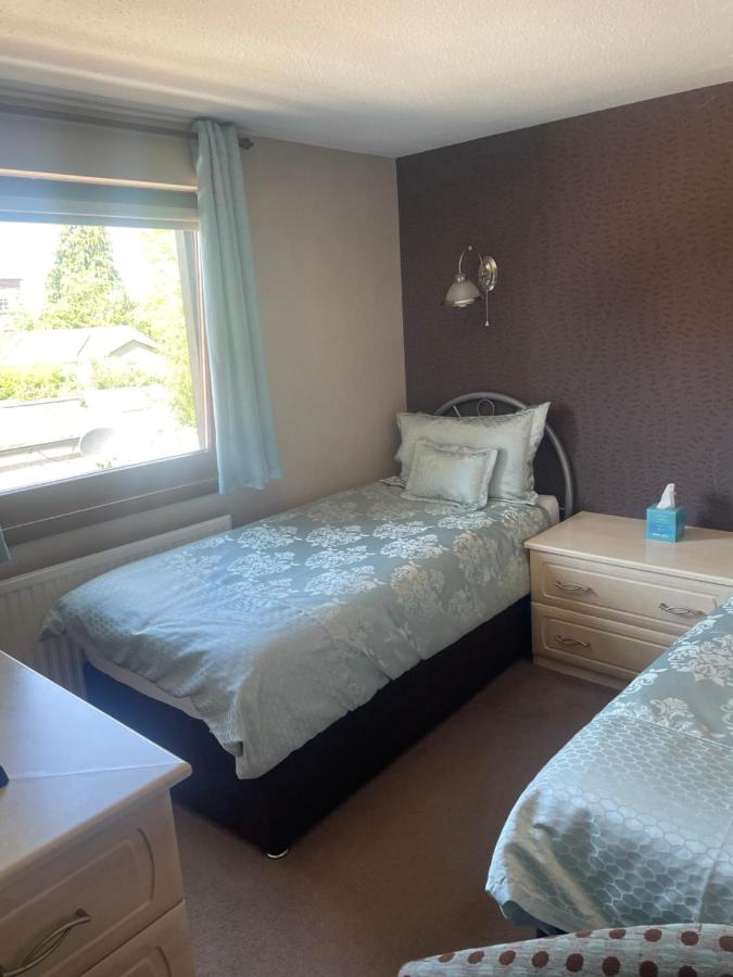 Zweibettzimmer mit eigenem Bad