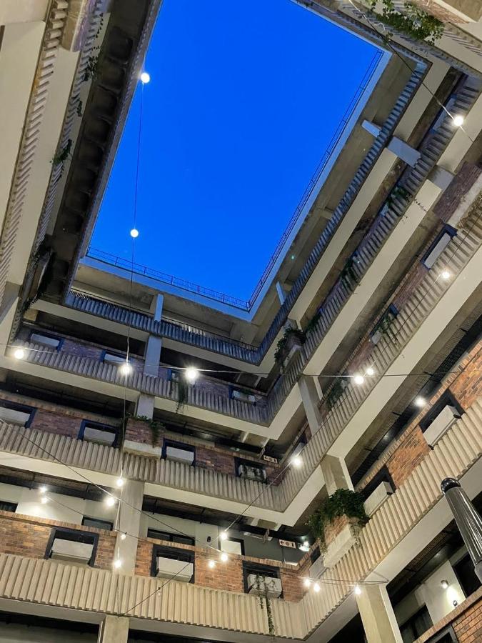 The Lineal City Apartment in heart of Sandton with Backup Water and Power - B&B