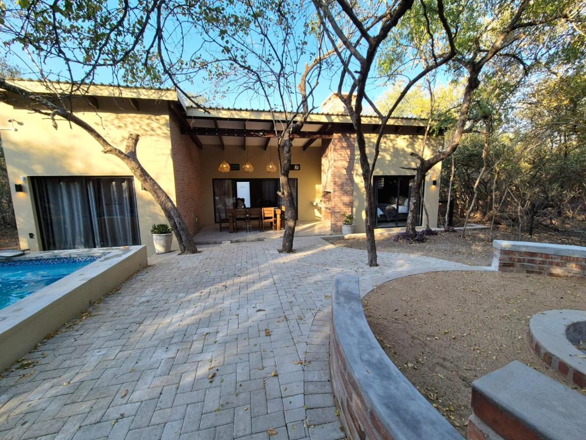Warthog's Retreat - Bed and Breakfast