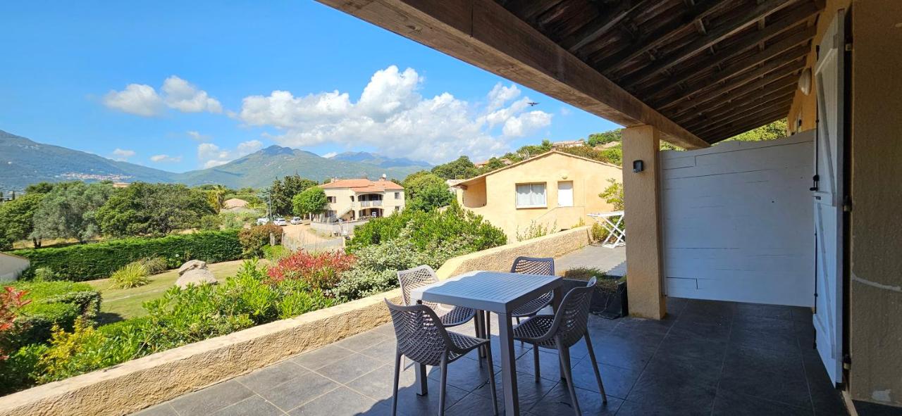 Studio Dolce & Vita B2 avec piscine et terrasse - Bed and Breakfast