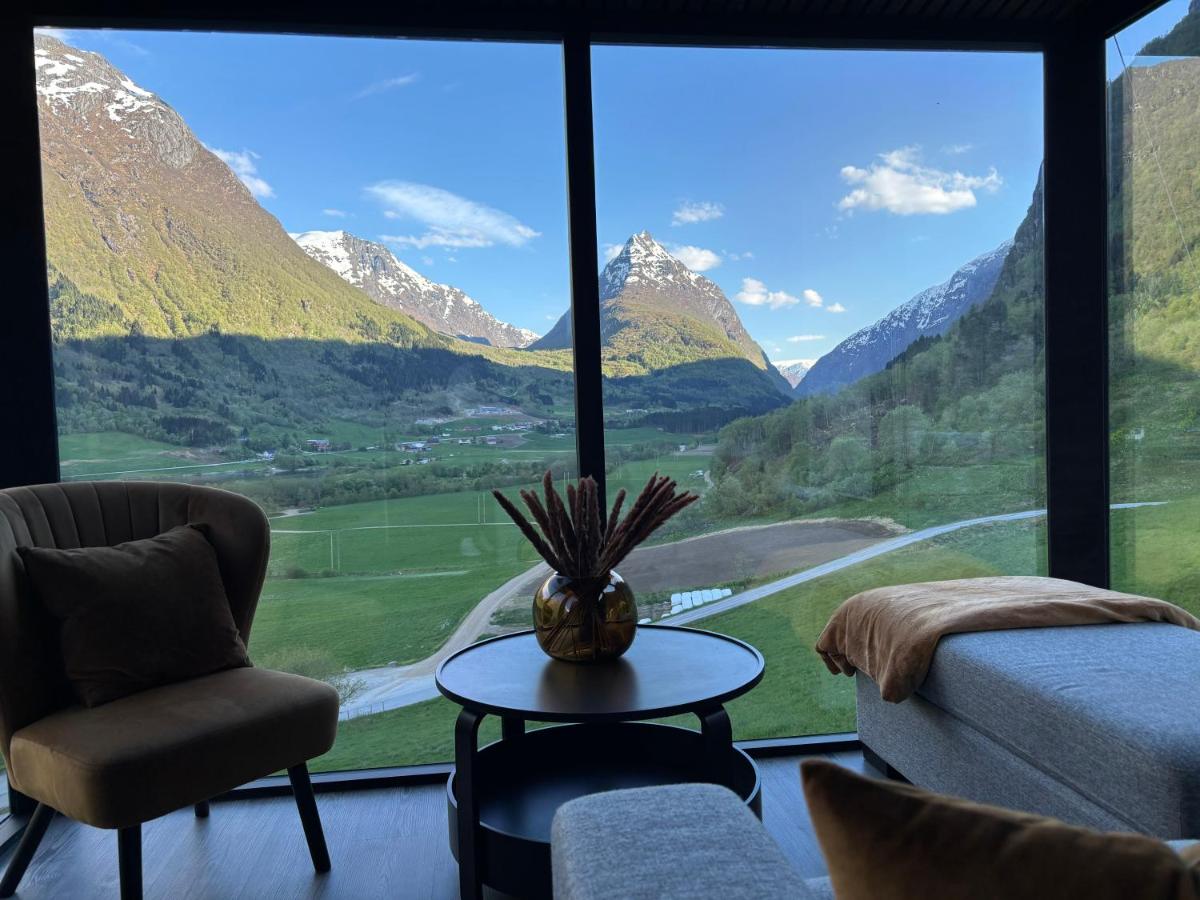 Panoramahytte med utsikt mot Eggenipa - B&B