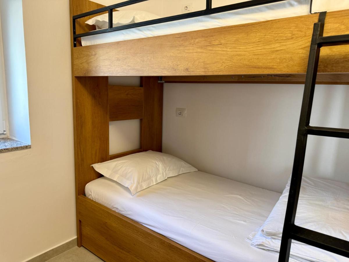 Camera Quadrupla Standard 