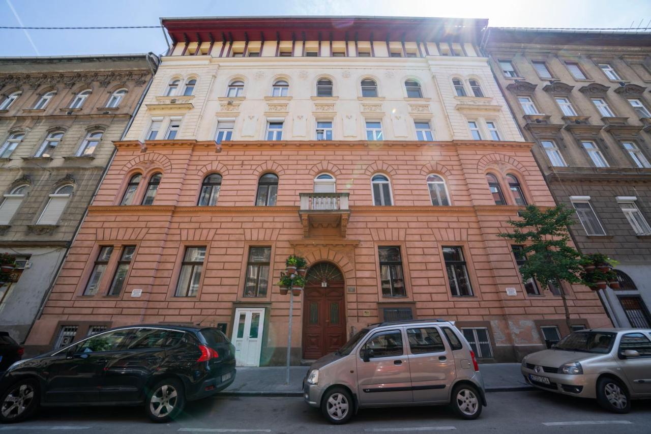 City Park Corner Loft Bold Design AC Comfort - Chambres d’hôtes Budapest