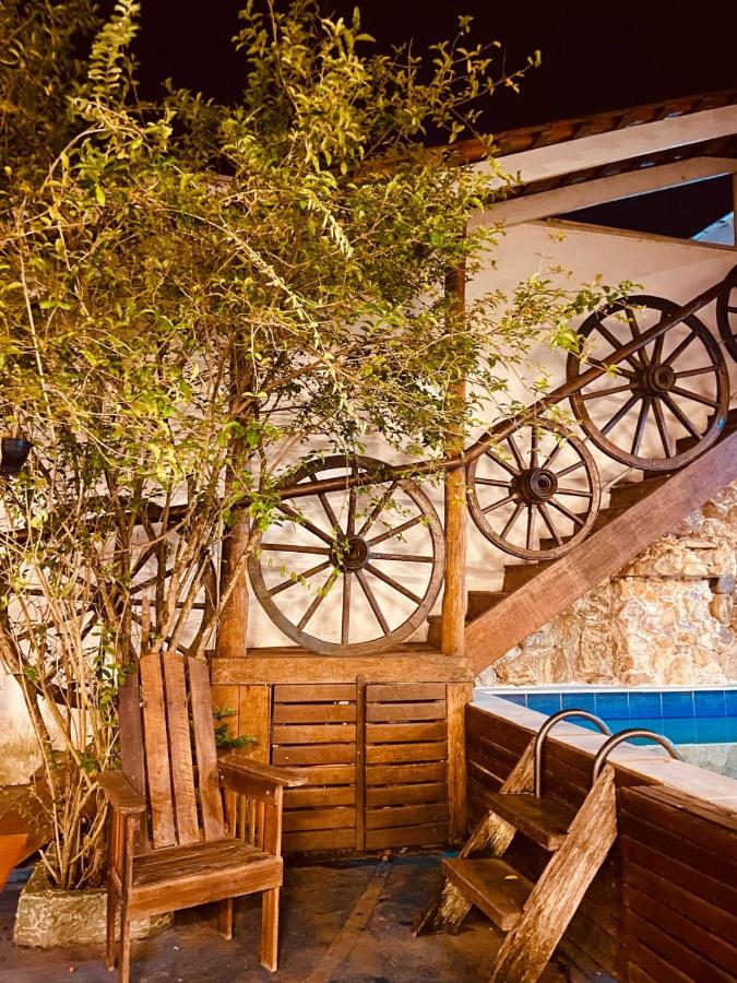 Pousada e Hostel La Civetta - Maresias - B&B São Sebastião