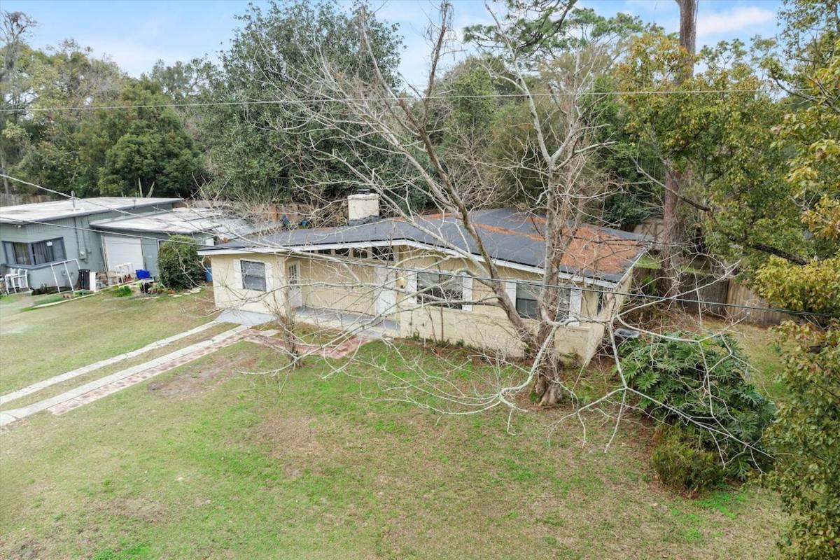 New Family Friendly Sunny home - B&B Jacksonville