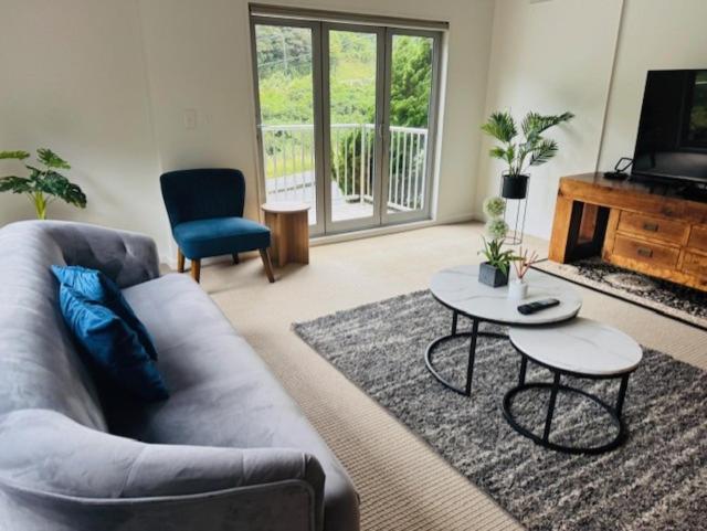 Modern Two Bedroom Home - B&B