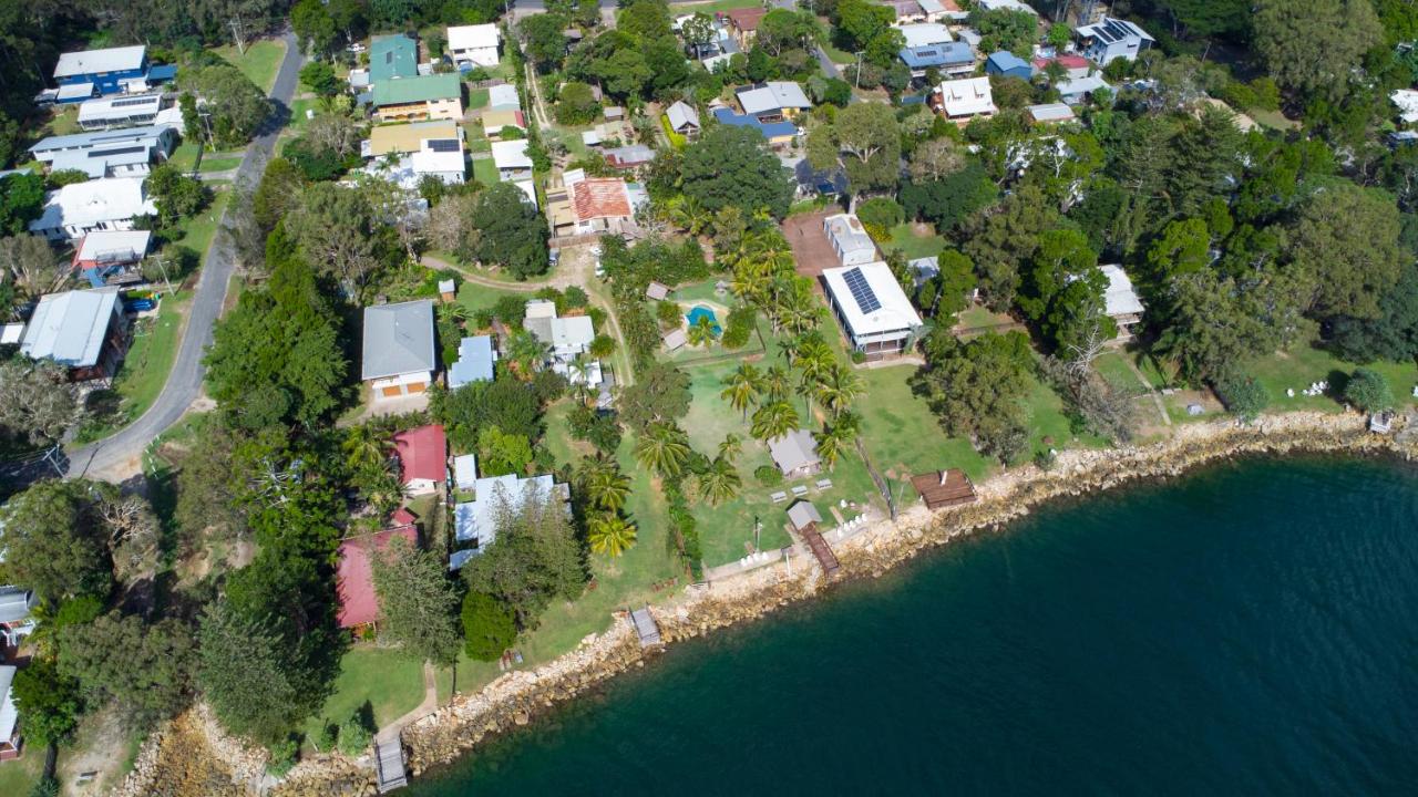 Belles on Ballow - Lorikeet Lodge - Absolute Waterfront - B&B