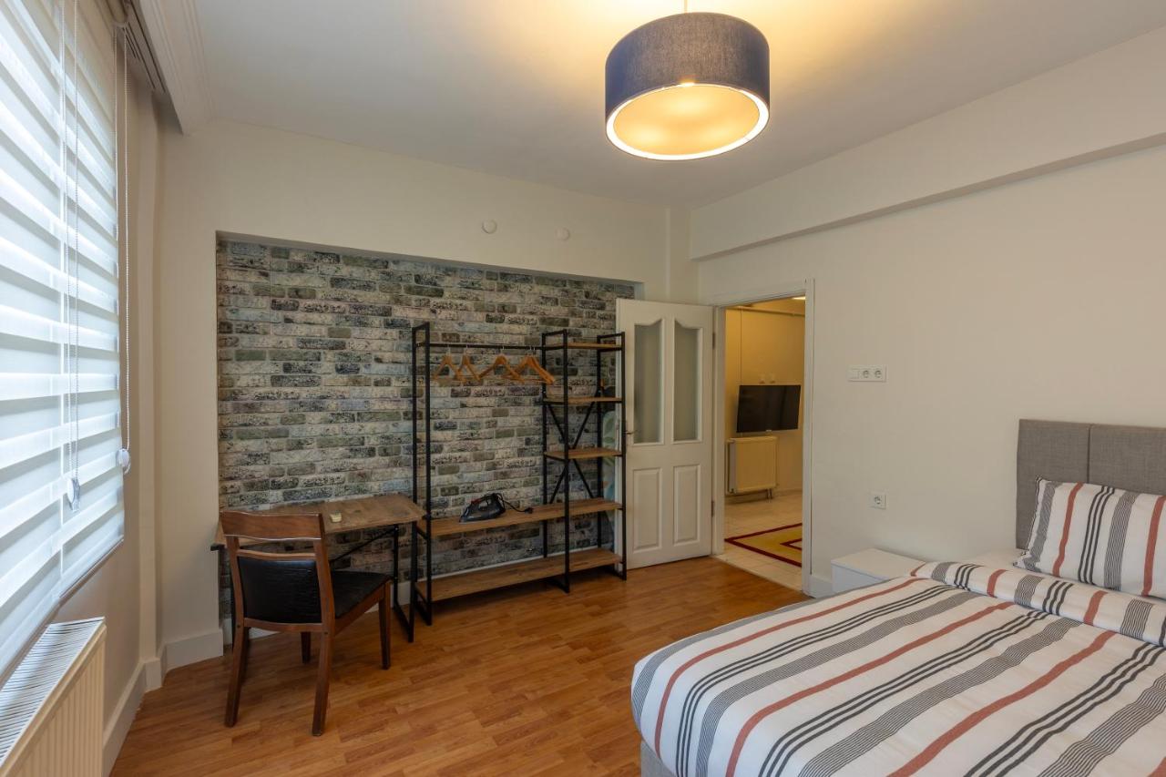 Three-Bedroom Apartment with Balcony