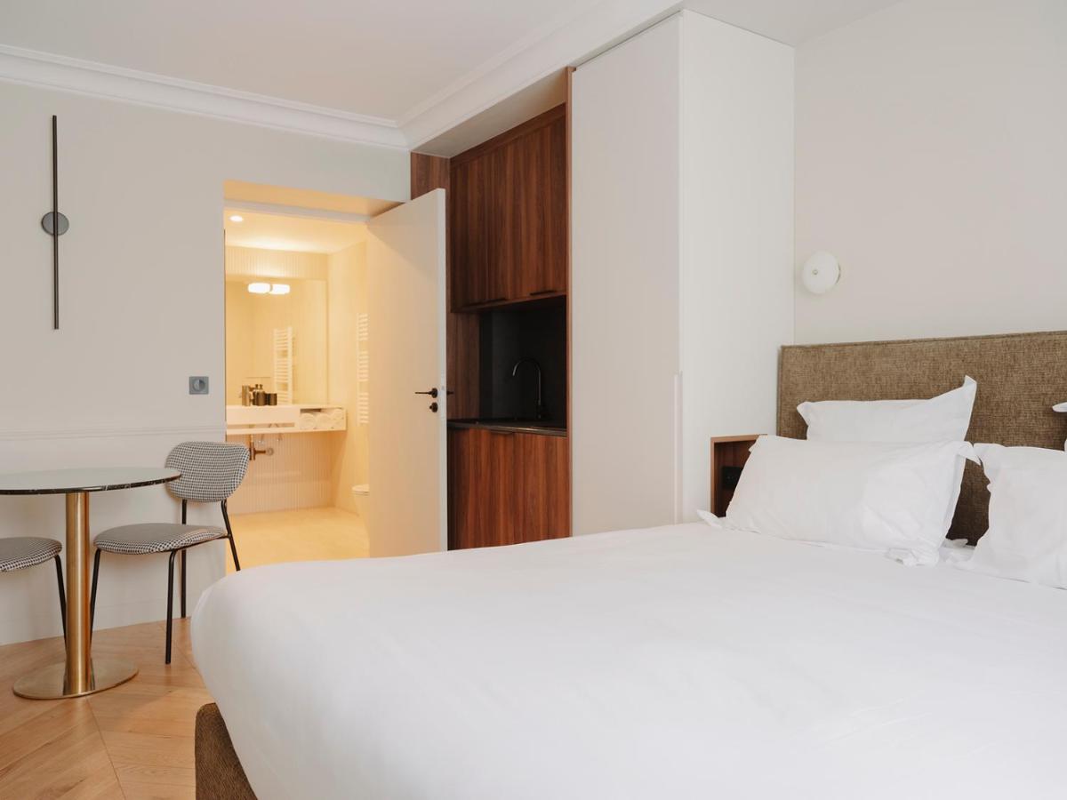 Chambre Lit King-Size - Accessible aux Personnes à Mobilité Réduite